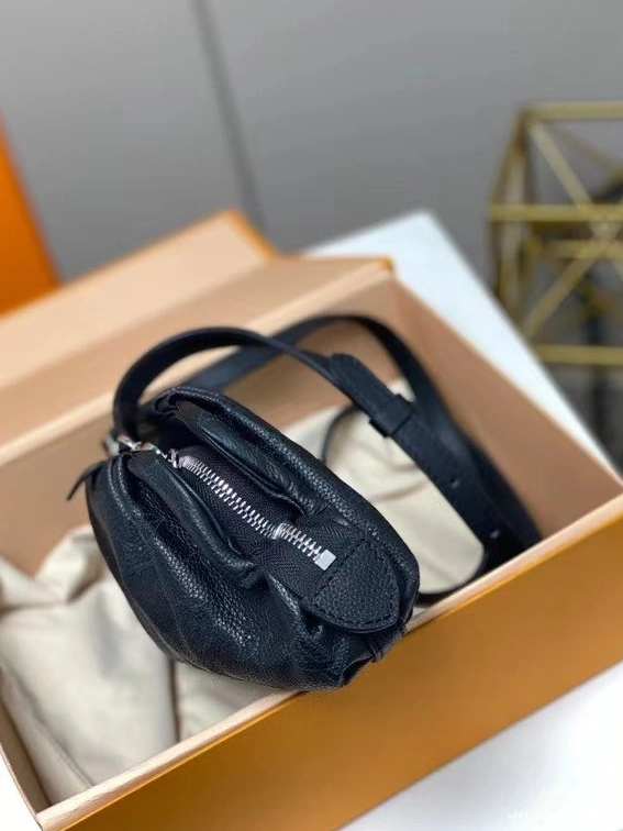 Official oldcobbler VUITTON SCALA LOUIS POUCH MINI 0805